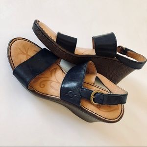 “4/$24 SALE” BORN sling backs , black, EUC